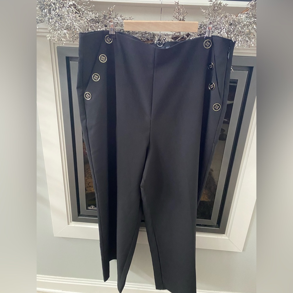 Women’s Plus Size Classic Black Workwear Side Zip wide Leg Torrid Pants - 24R